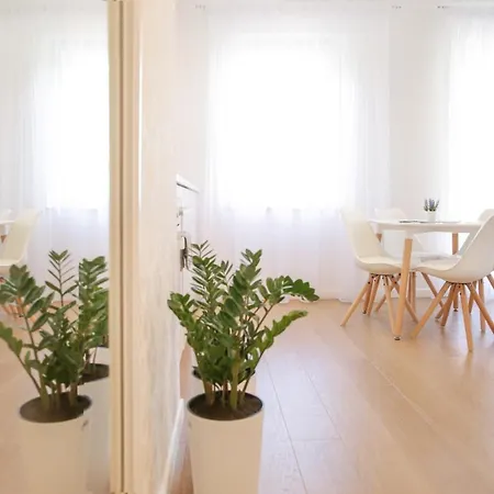 Apartament Plazowy *